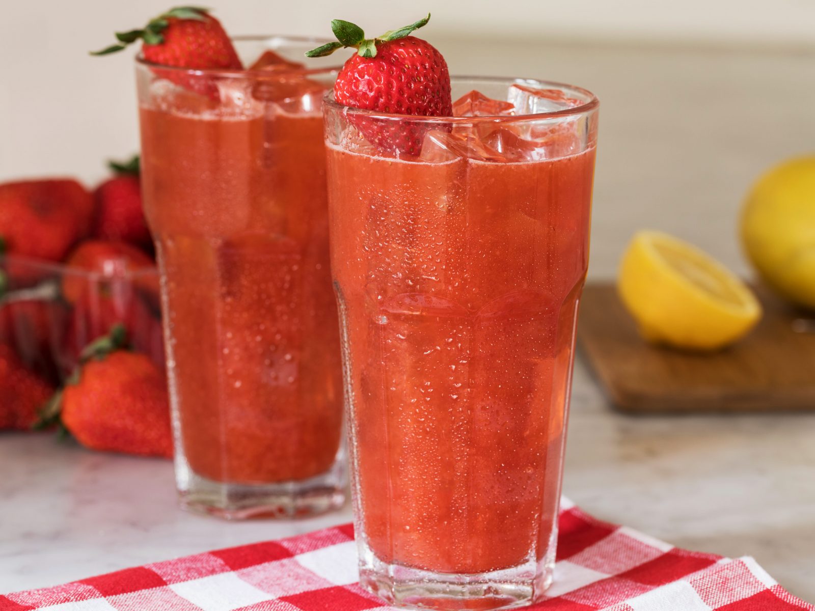 Refreshing Strawberry Iced Tea