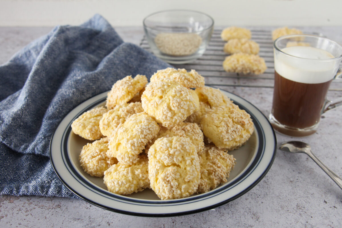 Italian Sesame Cookies Giuggiulena 1