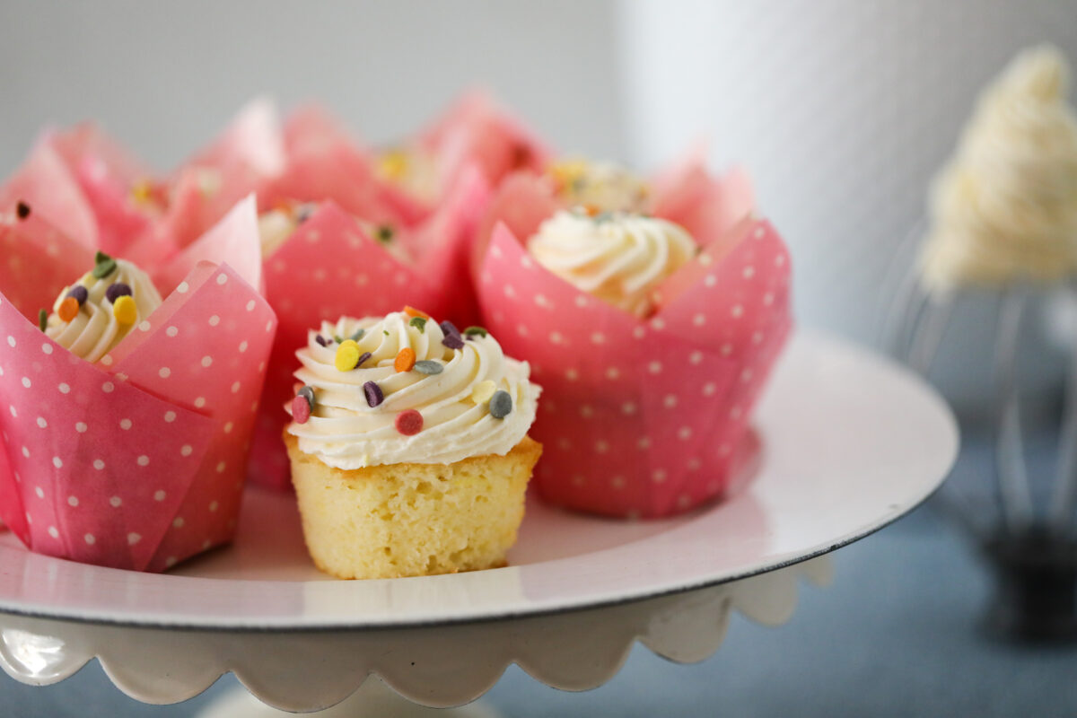 Lemon Cupcakes With Russian Buttercream 1