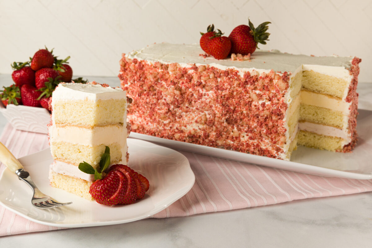 Strawberry Crunch Ice Cream Cake 2021 5 27 SD Cakes 162 1