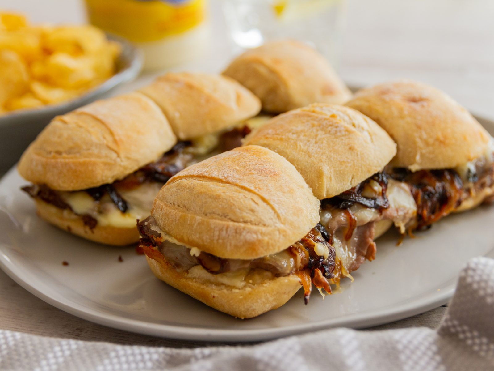 Roast Beef Sliders with Horseradish Cream